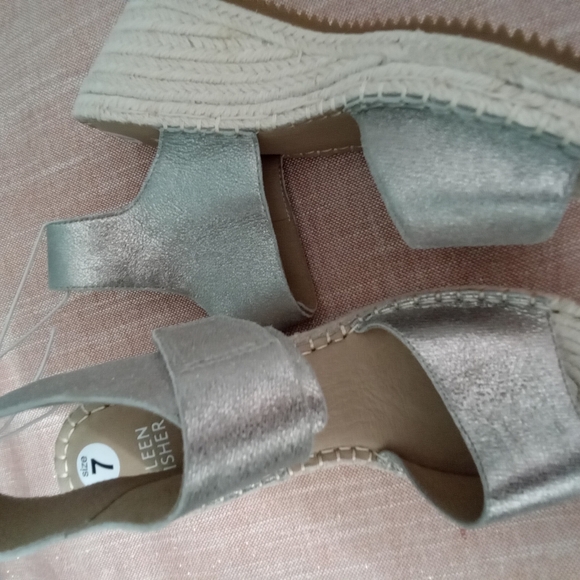 New without tags or box Eileen Fisher Espadrilles ♥ - Picture 3 of 4